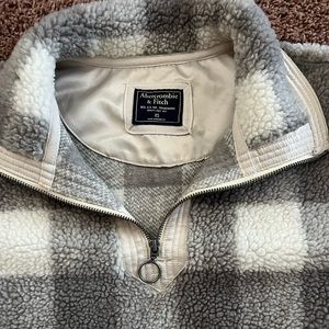 ABERCROMBIE fleece quarter zip